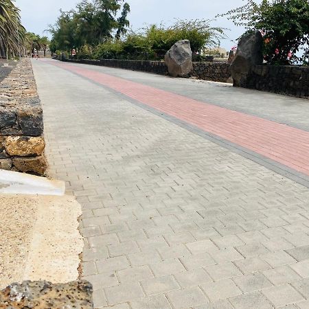 Lc Bastian Marina Bungalow Costa Teguise Bagian luar foto