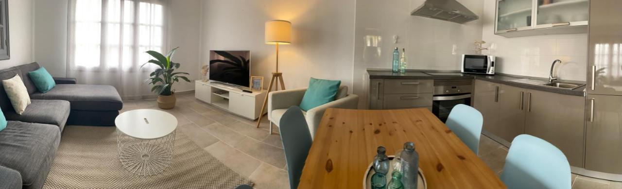 Lc Bastian Marina Bungalow Costa Teguise Bagian luar foto