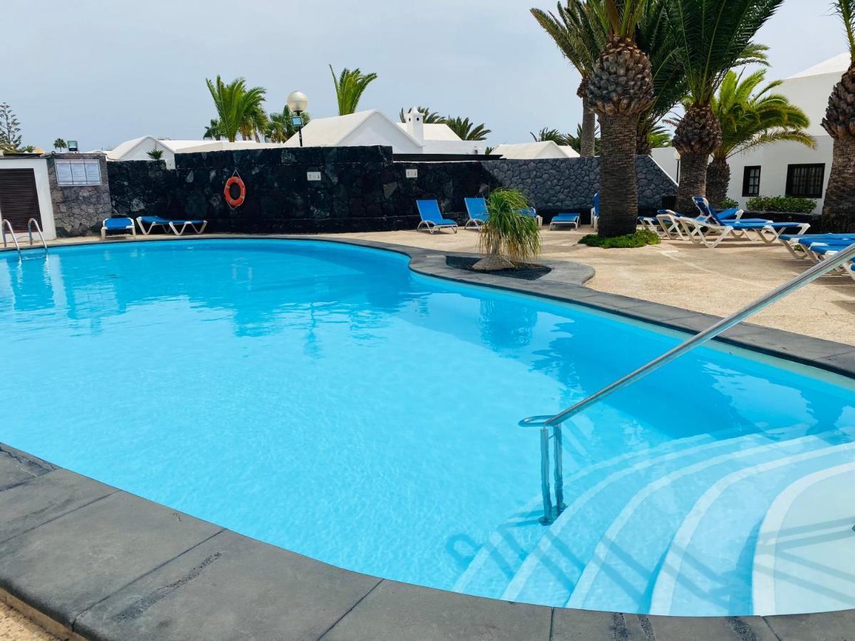 Lc Bastian Marina Bungalow Costa Teguise Bagian luar foto