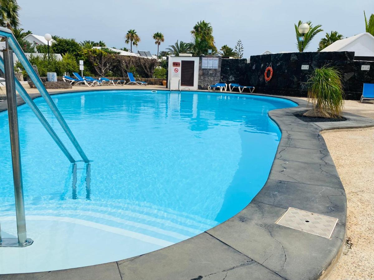 Lc Bastian Marina Bungalow Costa Teguise Bagian luar foto