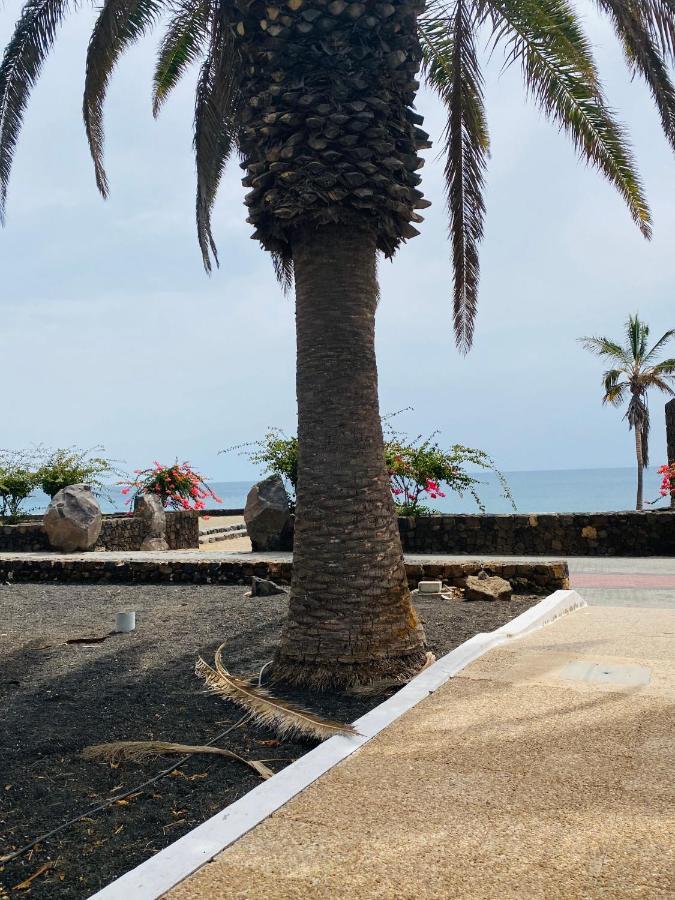 Lc Bastian Marina Bungalow Costa Teguise Bagian luar foto